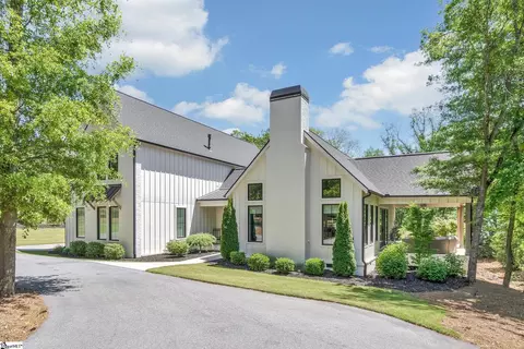 71 Blacks Dr, Greenville, SC 29615