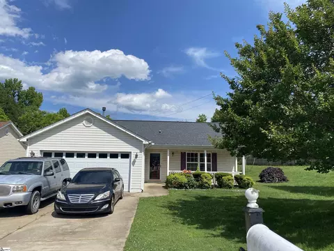 204 Basswood Dr, Roebuck, SC 29376