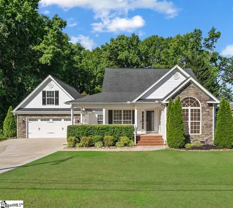507 N Maple St, Simpsonville, SC 29681