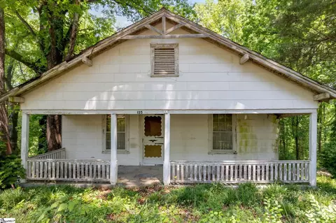 135 Cobb St, Easley, SC 29640