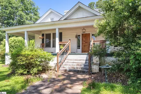 498 Church St, Laurens, SC 29360