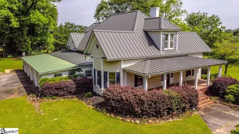 921 Gaines St, Central, SC 29630