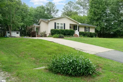 423 Mill St, Williamston, SC 29697 photo 2