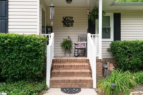 423 Mill St, Williamston, SC 29697 photo 6