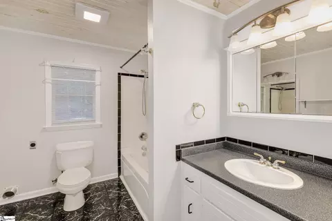 212 Holly Dr, Easley, SC 29640 photo 9