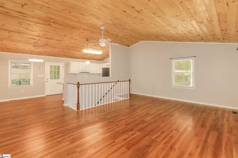 212 Holly Dr, Easley, SC 29640 photo 6
