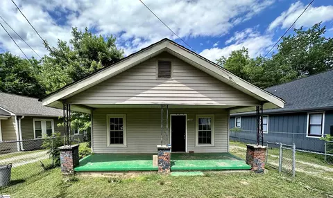 104 Judson Rd, Greenville, SC 29611