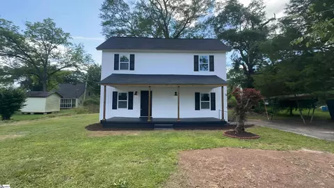 105 B St, Westminster, SC 29693