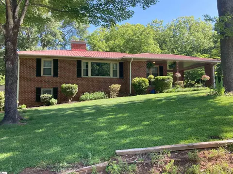 103 Autumn Dr, Greenville, SC 29611