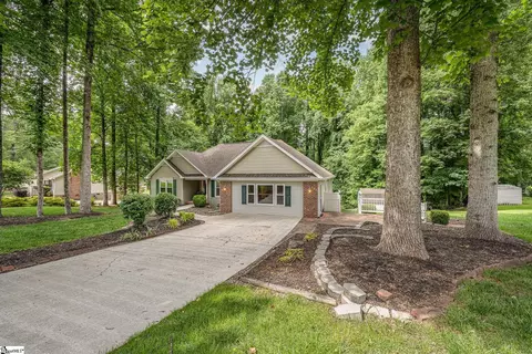 4 Cottage Ln, Taylors, SC 29687