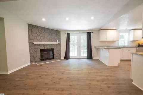 107 Coates Ln, Hodges, SC 29653 photo 10