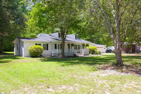 107 Coates Ln, Hodges, SC 29653 photo 2