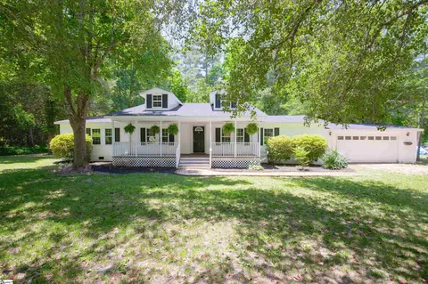 107 Coates Ln, Hodges, SC 29653 photo 4