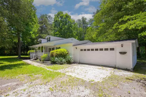 107 Coates Ln, Hodges, SC 29653 photo 3