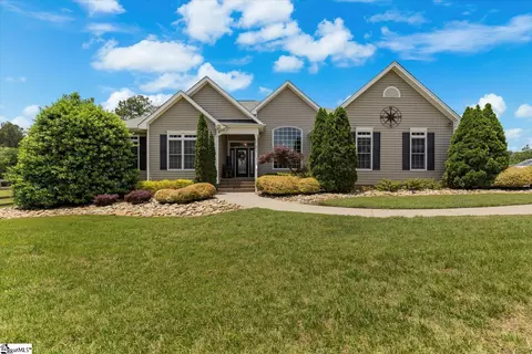 859 Edwin Lanford Rd, Woodruff, SC 29388