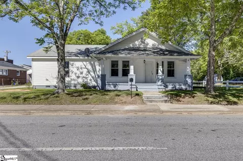 15 N Washington Ave, Greenville, SC 29611