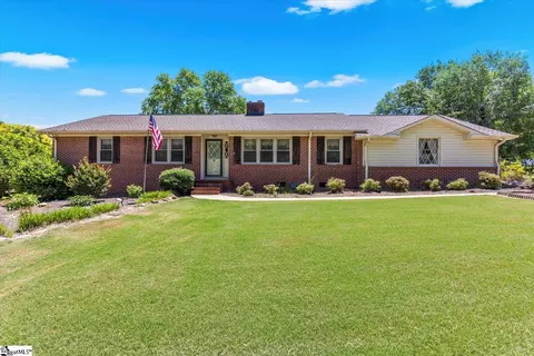 6 Great Glen Rd, Greenville, SC 29615