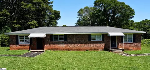 394 Sequoia Dr, Spartanburg, SC 29306