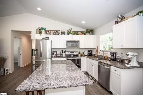 Kitchen - 191 Crystal Ln, Walhalla, SC 29691 photo 4 of 4