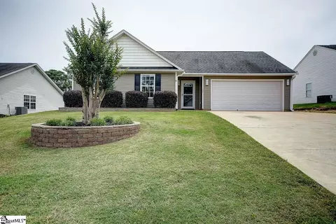 126 Flint Ln, Greer, SC 29651