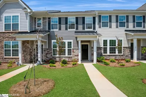 8 Gaskins Trl, Travelers Rest, SC 29690