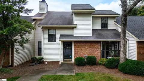 4 Forest Lake Dr, Simpsonville, SC 29681