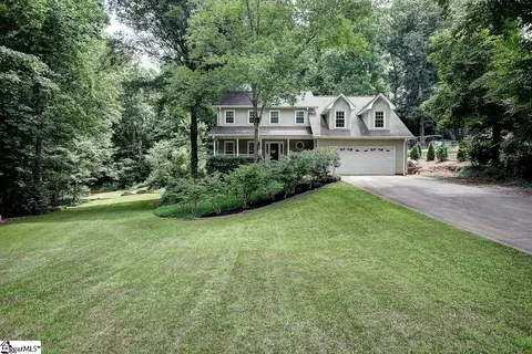 109 Cobblestone Rd, Greenville, SC 29615