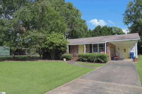 206 Larkin Dr, Greenwood, SC 29646