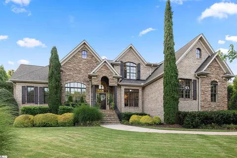 27 Fox Hunt Ln, Greer, SC 29651