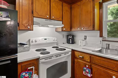 Kitchen - 23 Randall St, Williamston, SC 29697 photo 4 of 5