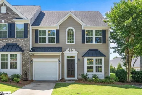 10 Eaglecrest Ct, Simpsonville, SC 29681