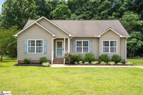 531 Seay Rd, Boiling Springs, SC 29316