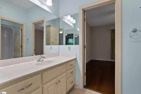 Bath - 4183 Berry Mill Rd, Greer, SC 29651 photo 3 of 4