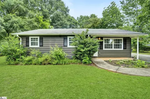 5 Prestbury Dr, Greenville, SC 29605