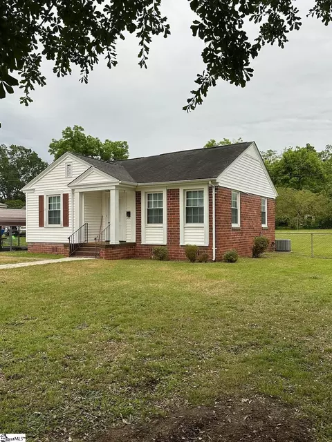 315 Sims St, Joanna, SC 29351