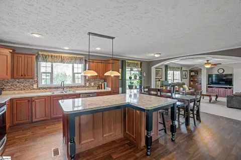 55 Kicks Way, Honea Path, SC 29654 photo 4