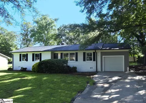 109 Oak Forest Dr, Greer, SC 29650