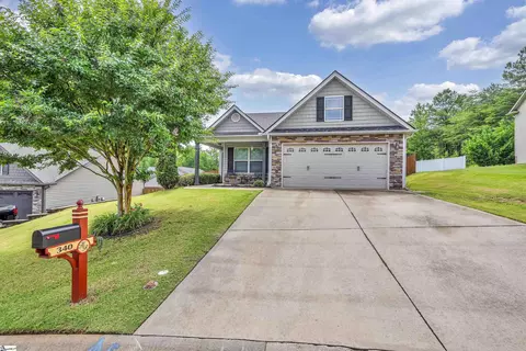 340 Gleaner Dr, Inman, SC 29349