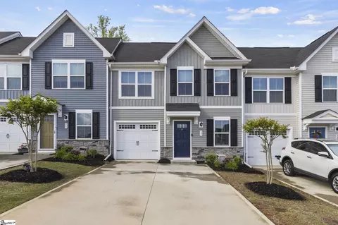 17 Hargrove Ct, Greenville, SC 29617