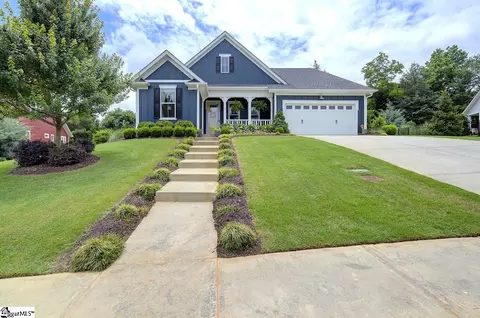 12 Boucher St, Greenville, SC 29617