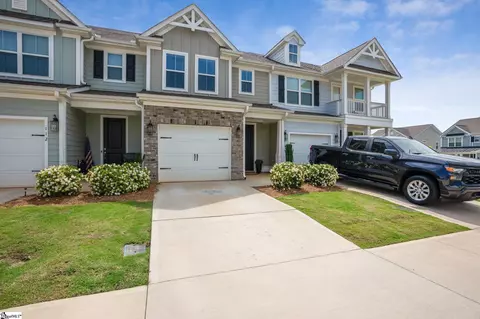 108 Turfway Dr, Greer, SC 29651