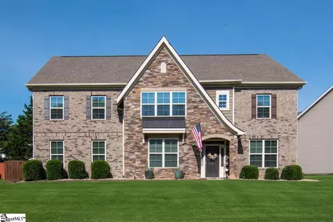 331 Leigh Creek Dr, Simpsonville, SC 29681