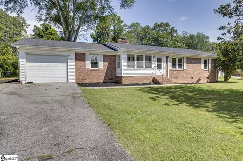 102 Yorkshire Dr, Greenville, SC 29615