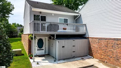 95 Topsail Ct, Greenville, SC 29611