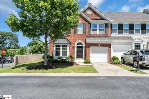 401 Cedar Pines Dr, Greenville, SC 29615