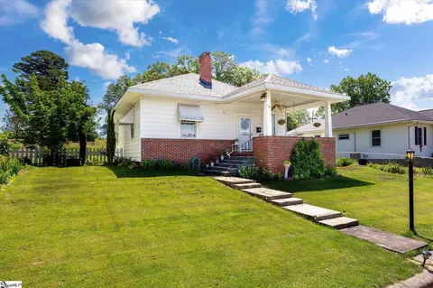 16 Upland St, Lyman, SC 29365