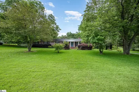 3 Falcon Dr, Taylors, SC 29687