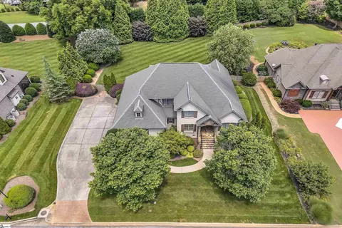 9 Fox Hunt Ln, Greer, SC 29651