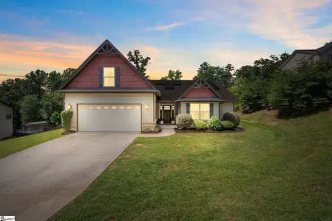 54 Thunderbird Dr, Travelers Rest, SC 29690