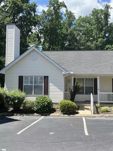 9 Allenwood Ln, Greer, SC 29650